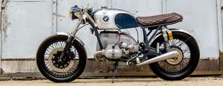 BMW R65 LS — Fiancata sinistra completa, inquadratura panoramica.